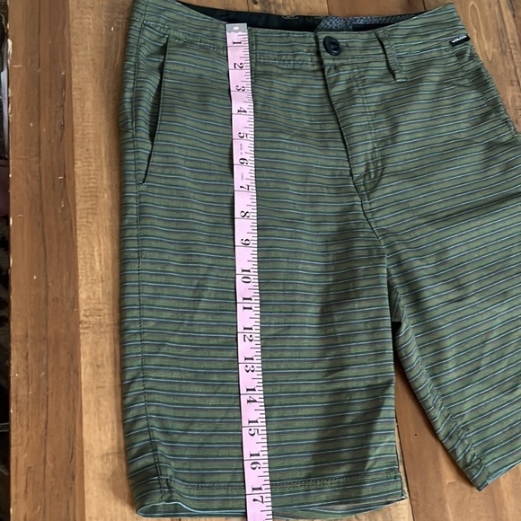 Volcom shorts - Picture 8 of 8